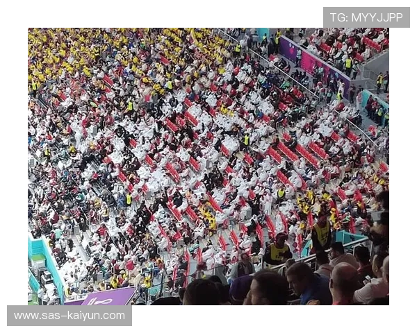 德甲球迷文化独特魅力，站席氛围塑造主场气势