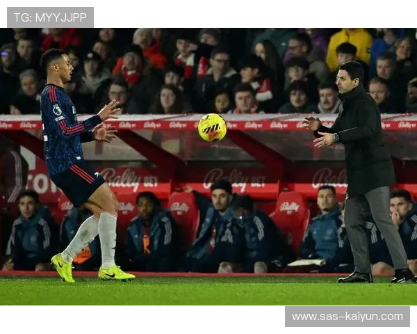 阿森纳客场平诺丁汉森林,领跑优势意外扩至7分 阿森纳客场平诺丁汉森林,领跑优势意外扩至7分