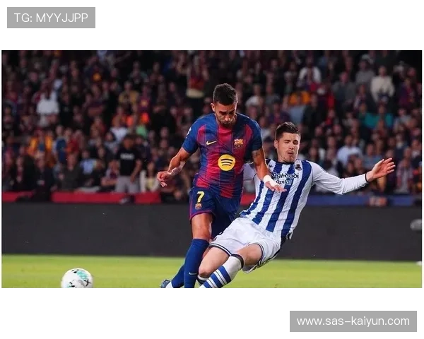 莱万替补登场梅开二度，巴萨3-2逆转皇家社会